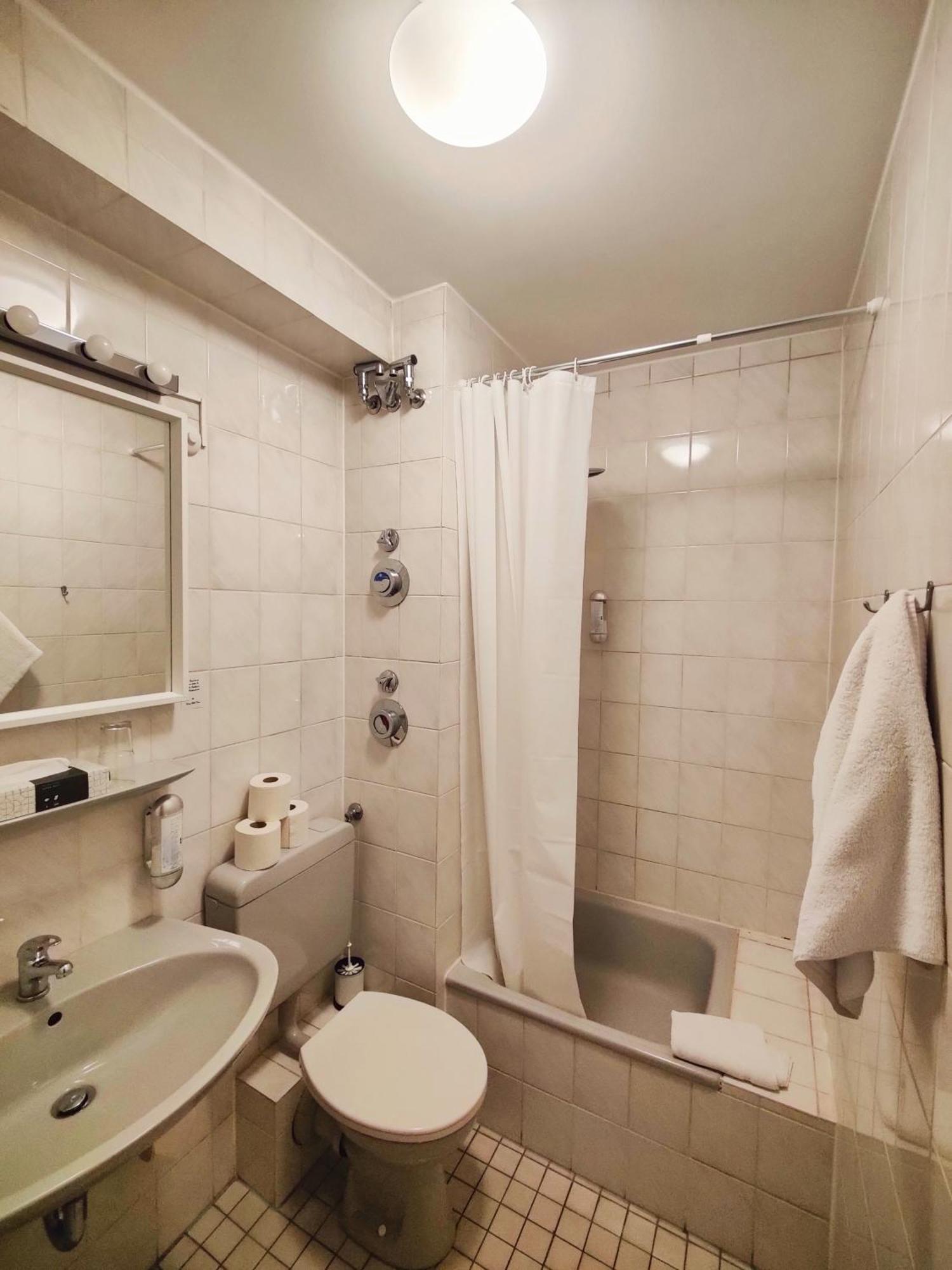 Hotel Beim Schupi Karlsruhe Ngoại thất bức ảnh
